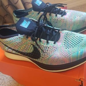 Nike flyknit multicolor sneakers